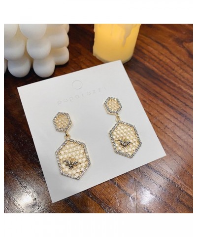 Gold Bee Drop Earrings for Women Honeycomb Earrings Simple Geometric Hexagon Honeycomb Beehive Dangle Earrings Cute Animal Ea...