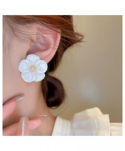 Cute White Flower Stud Earrings for Women Girls Vintage Dainty Jewelry for Ladies Party Prom Wedding Festival $8.99 Earrings